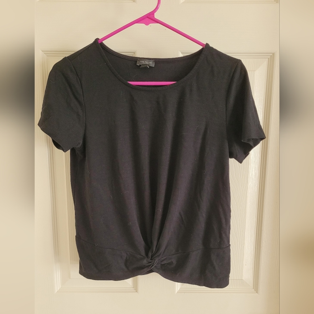 Women's small Ann Taylor Factory black knotted tshirt.